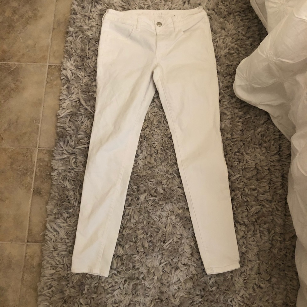 White american eagle skinny jeans